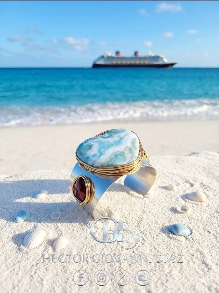 Barahona Heart Cuff