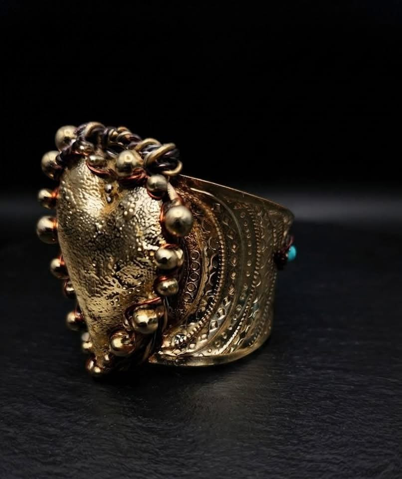 Corazón de Cobre Cuff